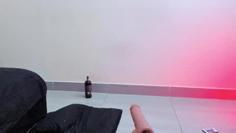 Snapshot of apolo_bianco_ chatting on September 2025 12:04:02 PM APOLO online show from September 2025 12:04:02 PM