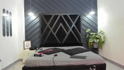 Snapshot of apolo_bianco_ chatting on September 2025 11:21:01 PM APOLO online show from September 2025 11:21:01 PM