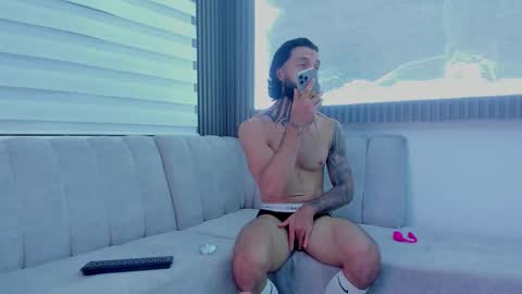 Snapshot of apolo_bianco_ chatting on October 2025 05:32:02 AM APOLO online show from October 2025 05:32:02 AM