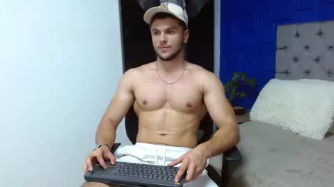 Snapshot of apolo_klein1 chatting on February 2025 09:31:01 PM Apolo online show from February 2025 09:31:01 PM