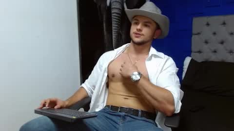 Snapshot of apolo_klein1 chatting on March 2025 06:04:02 AM Apolo online show from March 2025 06:04:02 AM