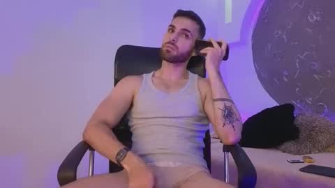 Apolo Lux  online show from February 2026 08:04:02 PM