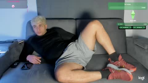 apolo_strange online show from November 2025 12:33:01 AM