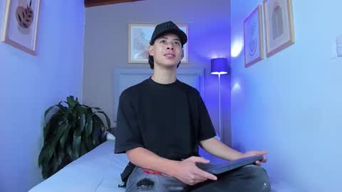 Apolo twink online show from October 2025 07:29:02 PM