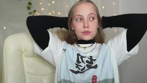  REYNA  my friend   online show from December 2024 08:38:02 PM