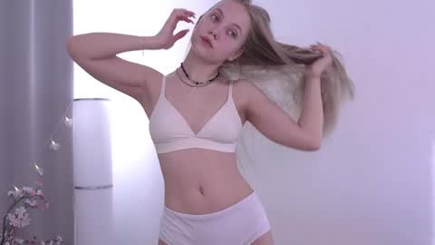  REYNA  my friend   online show from March 2025 08:18:02 AM