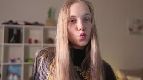  REYNA  my friend   online show from November 2025 04:16:02 PM