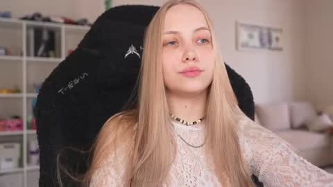  REYNA  my friend   online show from May 2026 03:09:02 PM