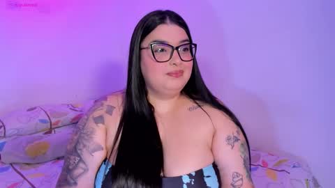 Snapshot of apriilpeach_ chatting on February 2026 02:41:01 AM Maria online show from February 2026 02:41:01 AM