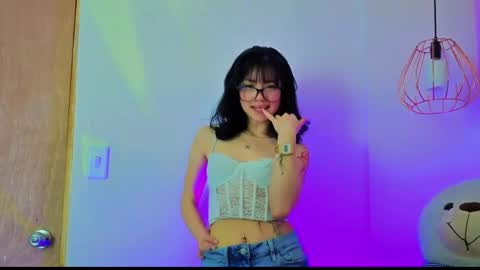Snapshot of april_bennett chatting on June 2026 12:00:02 PM online show from June 2026 12:00:02 PM