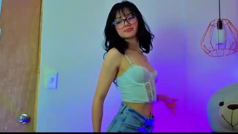 Snapshot of april_bennett chatting on July 2026 12:44:01 PM online show from July 2026 12:44:01 PM
