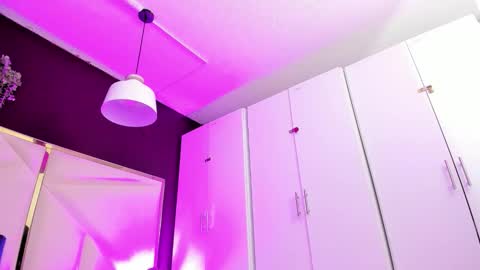 Snapshot of april_bowie chatting on February 2026 11:29:02 AM April online show from February 2026 11:29:02 AM