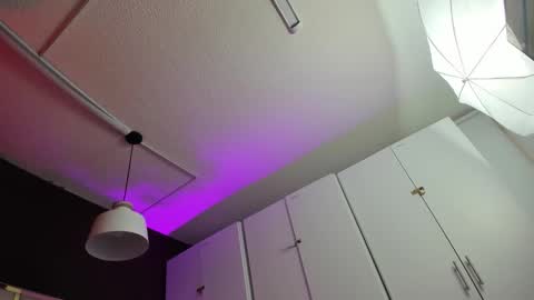 Snapshot of april_bowie chatting on February 2026 12:01:02 PM April online show from February 2026 12:01:02 PM