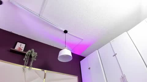 Snapshot of april_bowie chatting on February 2026 11:20:02 AM April online show from February 2026 11:20:02 AM