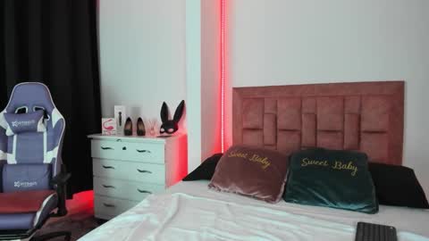 april collinsxx online show from October 2025 10:00:02 PM