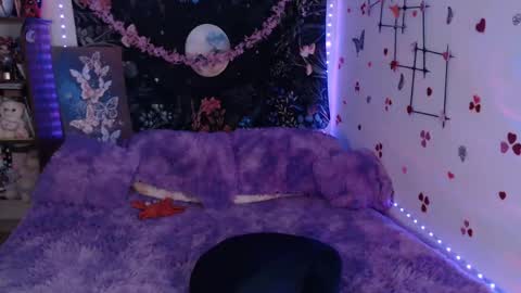 april_l6 online show from March 2025 05:45:01 PM