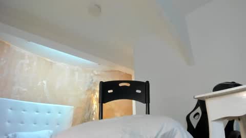 aprill_fox online show from February 2025 12:57:02 PM