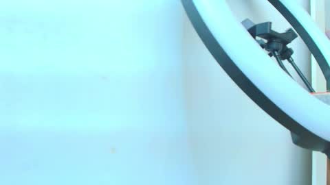 aprillross online show from December 2025 12:23:02 PM