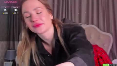 Snapshot of aprilnort chatting on November 2025 09:09:01 AM April online show from November 2025 09:09:01 AM