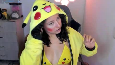 aqua emilly online show from October 2025 12:05:02 AM