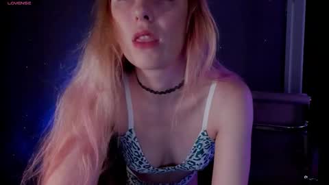 Snapshot of aqualen chatting on November 2025 11:21:01 AM aqualen online show from November 2025 11:21:01 AM