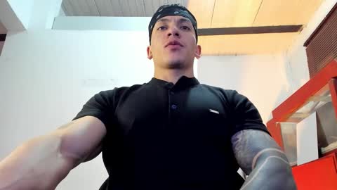 Jonathan online show from October 2025 09:01:01 PM