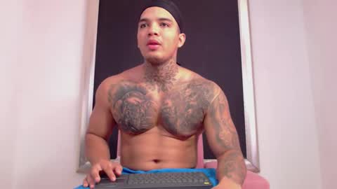 Snapshot of aquiles_elpapi chatting on September 2025 08:52:02 PM AquilesElpapi online show from September 2025 08:52:02 PM