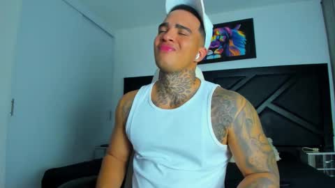 Snapshot of aquiles_elpapi chatting on November 2025 01:04:01 AM AquilesElpapi online show from November 2025 01:04:01 AM