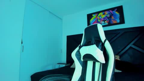 Snapshot of aquiles_elpapi chatting on November 2025 09:35:02 PM AquilesElpapi online show from November 2025 09:35:02 PM