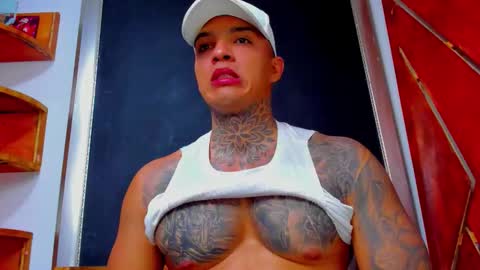 Snapshot of aquiles_elpapi chatting on February 2026 12:12:01 PM AquilesElpapi online show from February 2026 12:12:01 PM