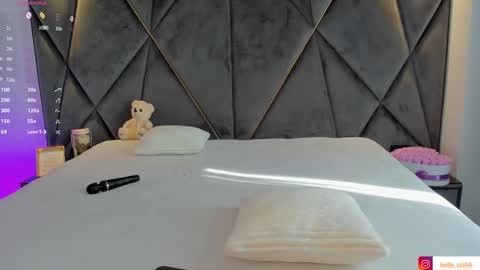 IsaBella online show from March 2025 08:32:02 AM