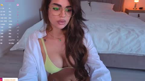 IsaBella online show from November 2025 08:59:01 AM