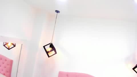 arah_issaa online show from February 2025 01:25:02 PM