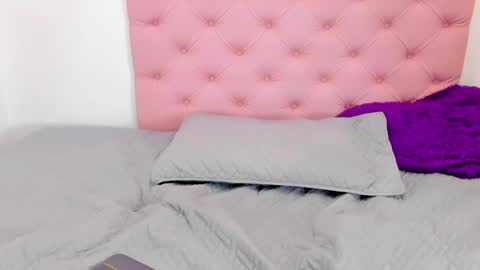 arah_issaa online show from March 2025 01:21:01 AM