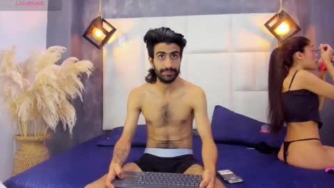 arah_issaa online show from October 2025 10:32:02 PM