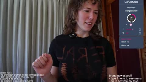 Snapshot of araviself chatting on November 2025 01:04:02 AM aravis online show from November 2025 01:04:02 AM