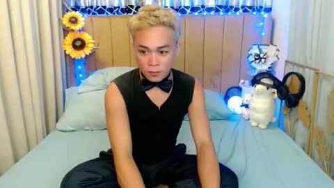 Snapshot of archie_moreno chatting on June 2026 12:03:02 PM ARCHIE online show from June 2026 12:03:02 PM