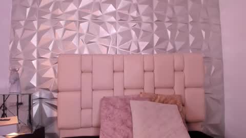    online show from December 2025 07:19:02 PM