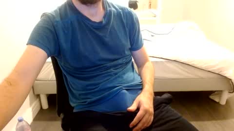 Snapshot of arekusan6 chatting on July 2026 10:25:02 PM Arek online show from July 2026 10:25:02 PM