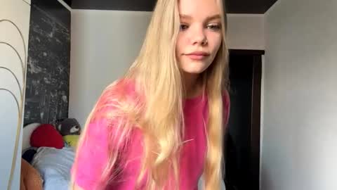 Amelia online show from October 2025 06:48:01 AM