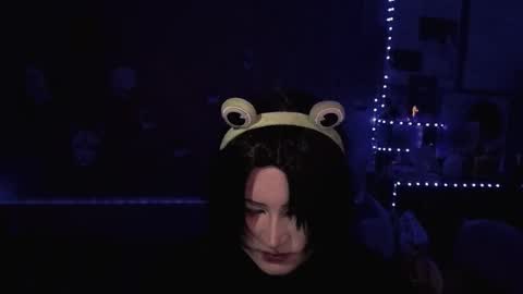 Ahri online show from September 2025 06:13:01 PM