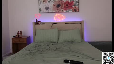 Snapshot of ari_lovexo chatting on March 2025 09:25:02 PM Ari and Penn online show from March 2025 09:25:02 PM