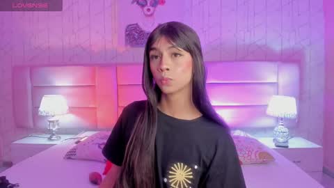 Ari  online show from December 2024 11:48:01 PM