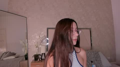 Snapshot of ari_wilde chatting on May 2026 12:02:02 PM Ari Wilde online show from May 2026 12:02:02 PM