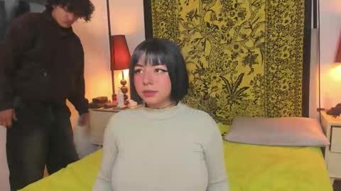 aria y orien  online show from September 2025 11:01:02 AM