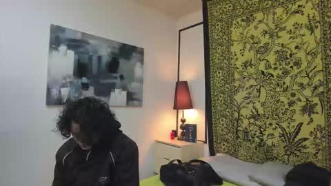 aria y orien  online show from November 2025 11:10:02 AM