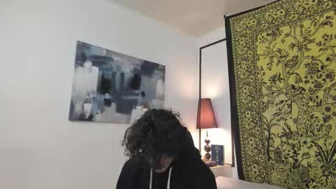 aria y orien  online show from November 2025 11:09:02 AM