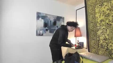 aria y orien  online show from November 2025 11:03:01 AM