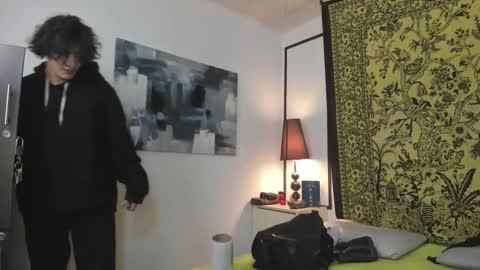 aria y orien  online show from November 2025 11:09:02 AM