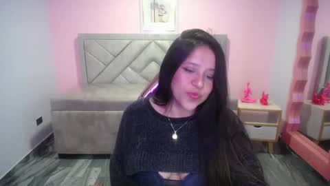 Snapshot of aria_ch1 chatting on November 2025 10:21:01 PM Aria online show from November 2025 10:21:01 PM